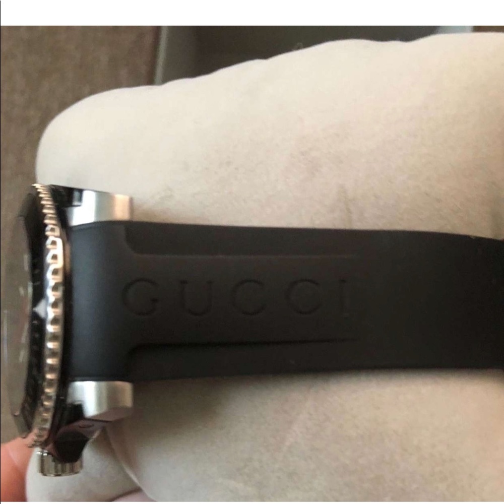 Watch - Picture 2 of 3